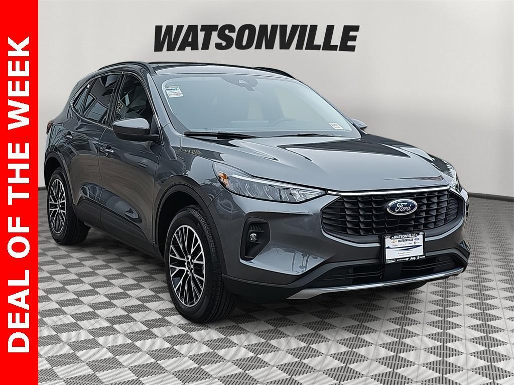 new 2025 Ford Escape car, priced at $30,680