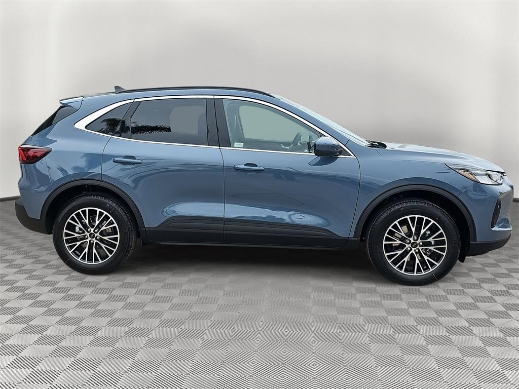 new 2025 Ford Escape car, priced at $33,395