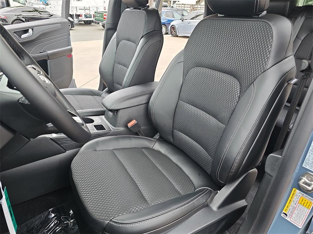 new 2025 Ford Escape car, priced at $33,395