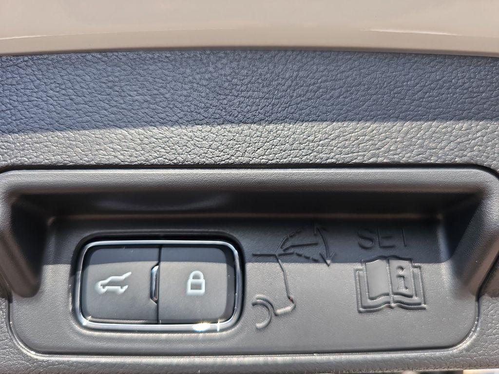 new 2025 Ford Explorer car, priced at $49,093