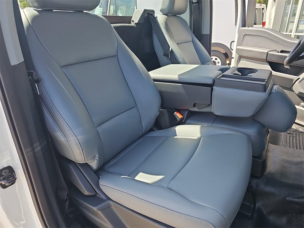 new 2025 Ford F-250 car, priced at $44,998