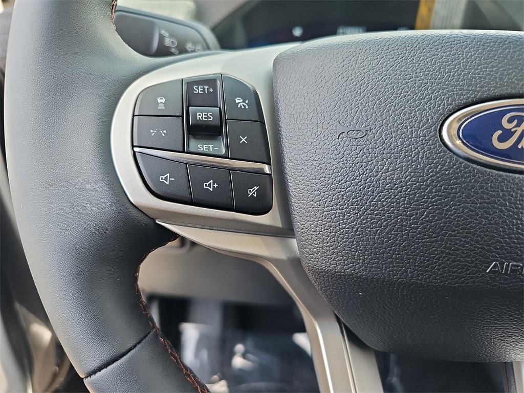 new 2025 Ford Explorer car, priced at $41,712