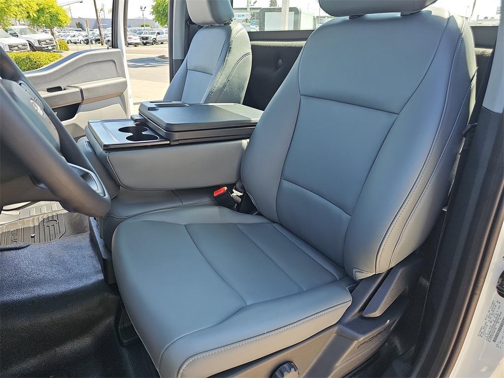 new 2025 Ford F-250 car, priced at $49,629