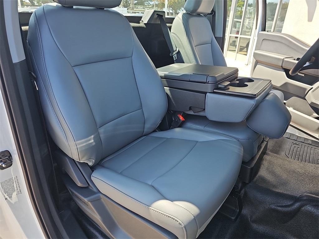 new 2025 Ford F-250 car, priced at $49,629