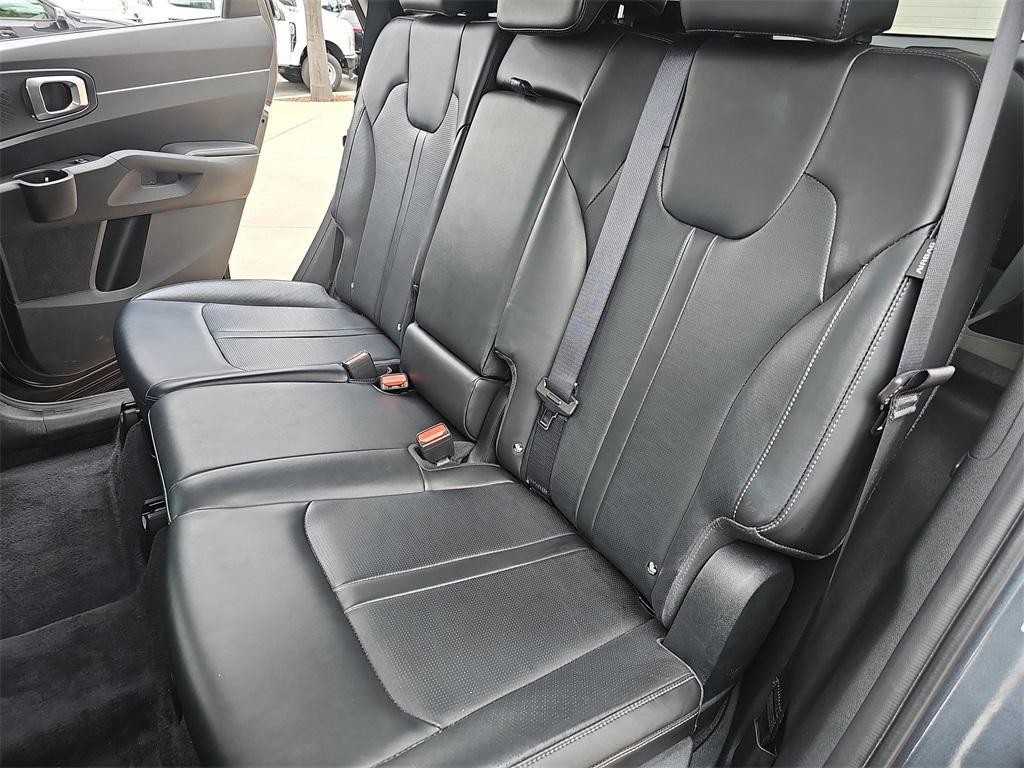 used 2024 Kia Sorento car, priced at $31,998