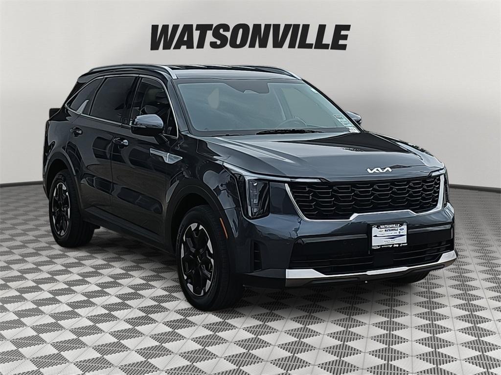 used 2024 Kia Sorento car, priced at $31,998