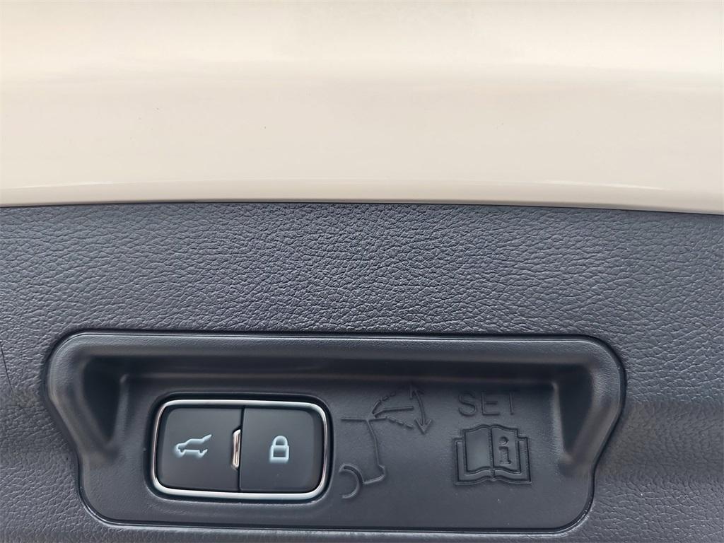 new 2025 Ford Explorer car, priced at $63,878