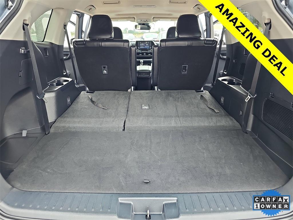 used 2022 Toyota Highlander car, priced at $32,671