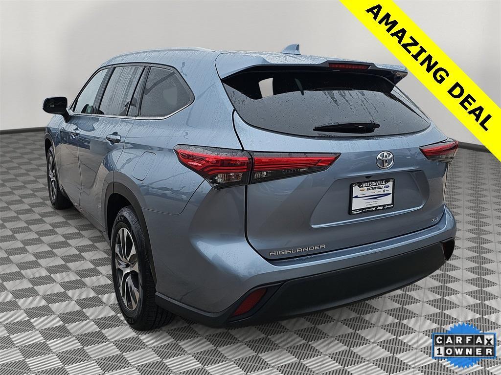 used 2022 Toyota Highlander car, priced at $32,671