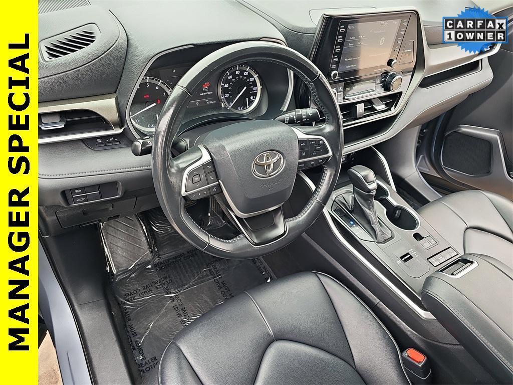 used 2022 Toyota Highlander car, priced at $31,994
