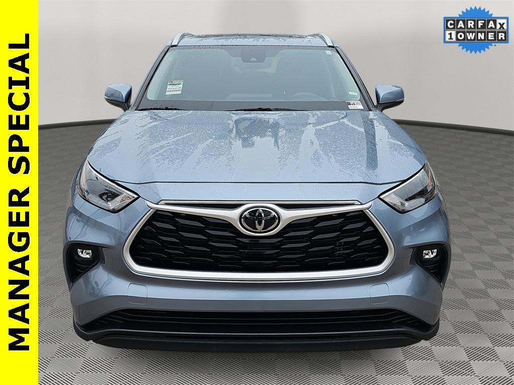 used 2022 Toyota Highlander car, priced at $31,994