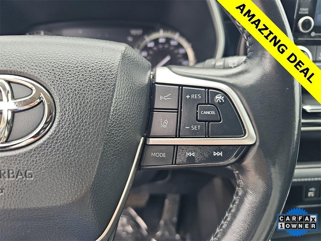 used 2022 Toyota Highlander car, priced at $32,671