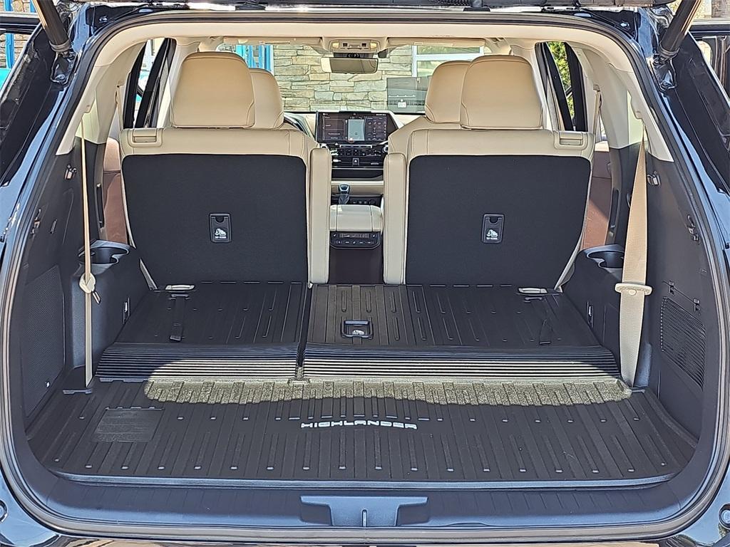 used 2021 Toyota Highlander Hybrid car, priced at $40,674
