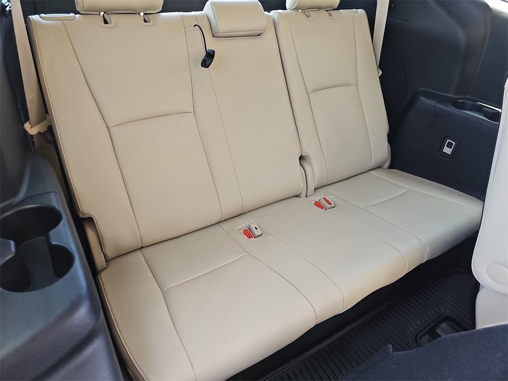 used 2021 Toyota Highlander Hybrid car, priced at $40,674