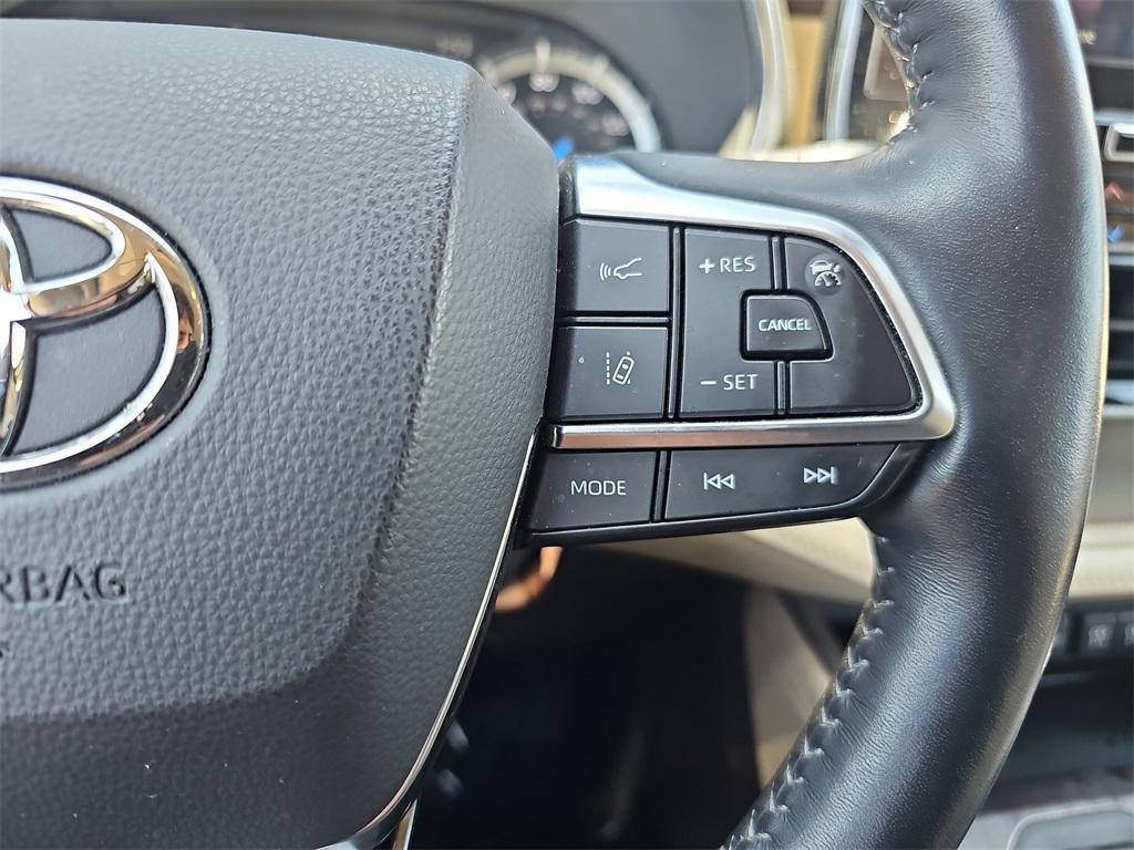 used 2021 Toyota Highlander Hybrid car, priced at $40,674
