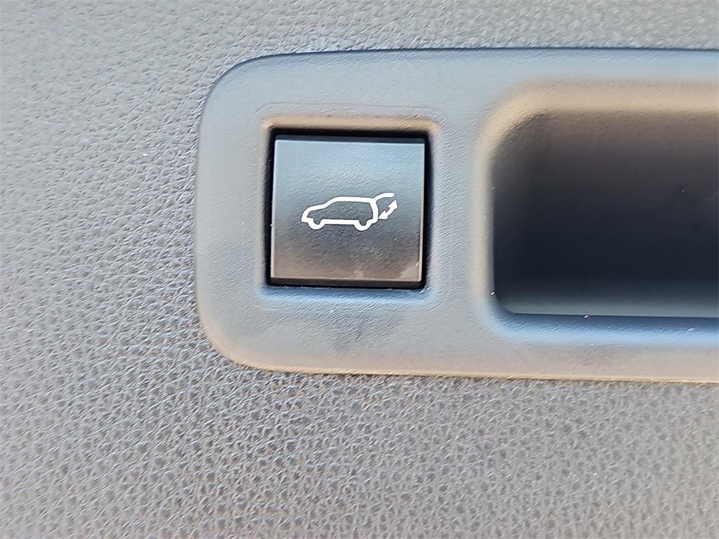 used 2021 Toyota Highlander Hybrid car, priced at $40,674