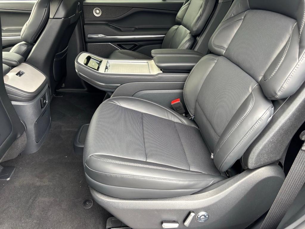 new 2025 Lincoln Navigator car, priced at $107,133