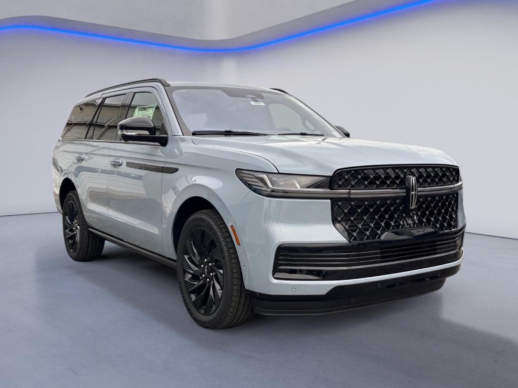 new 2025 Lincoln Navigator car, priced at $107,133
