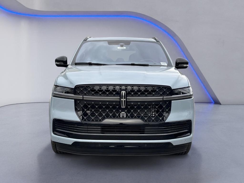 new 2025 Lincoln Navigator car, priced at $107,133