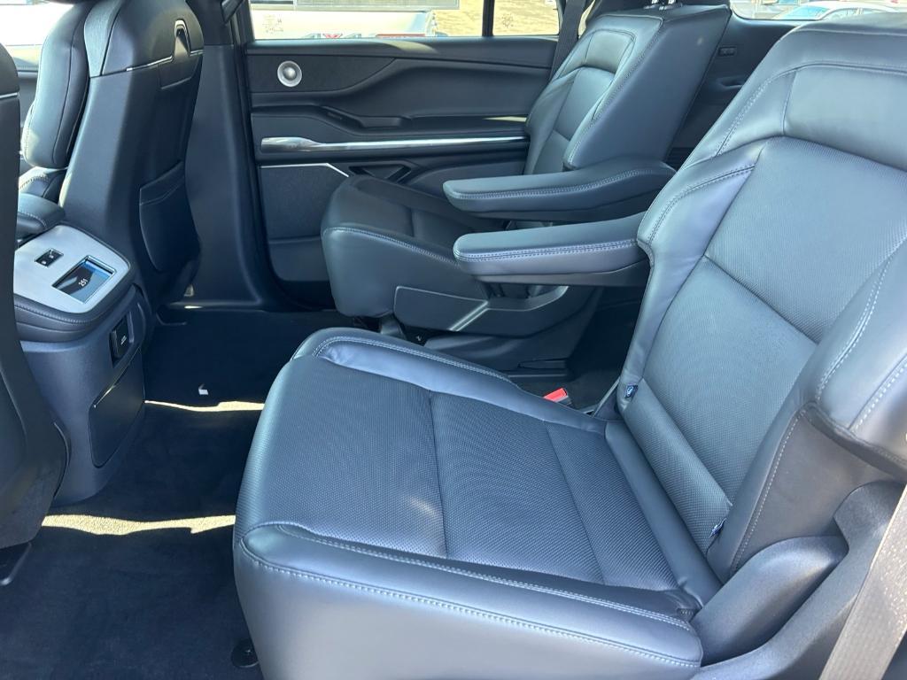 new 2025 Lincoln Navigator car, priced at $104,438