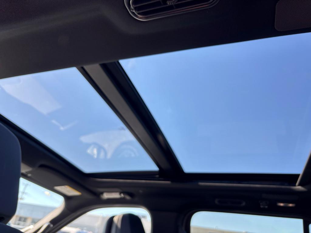 new 2025 Lincoln Navigator car, priced at $104,438