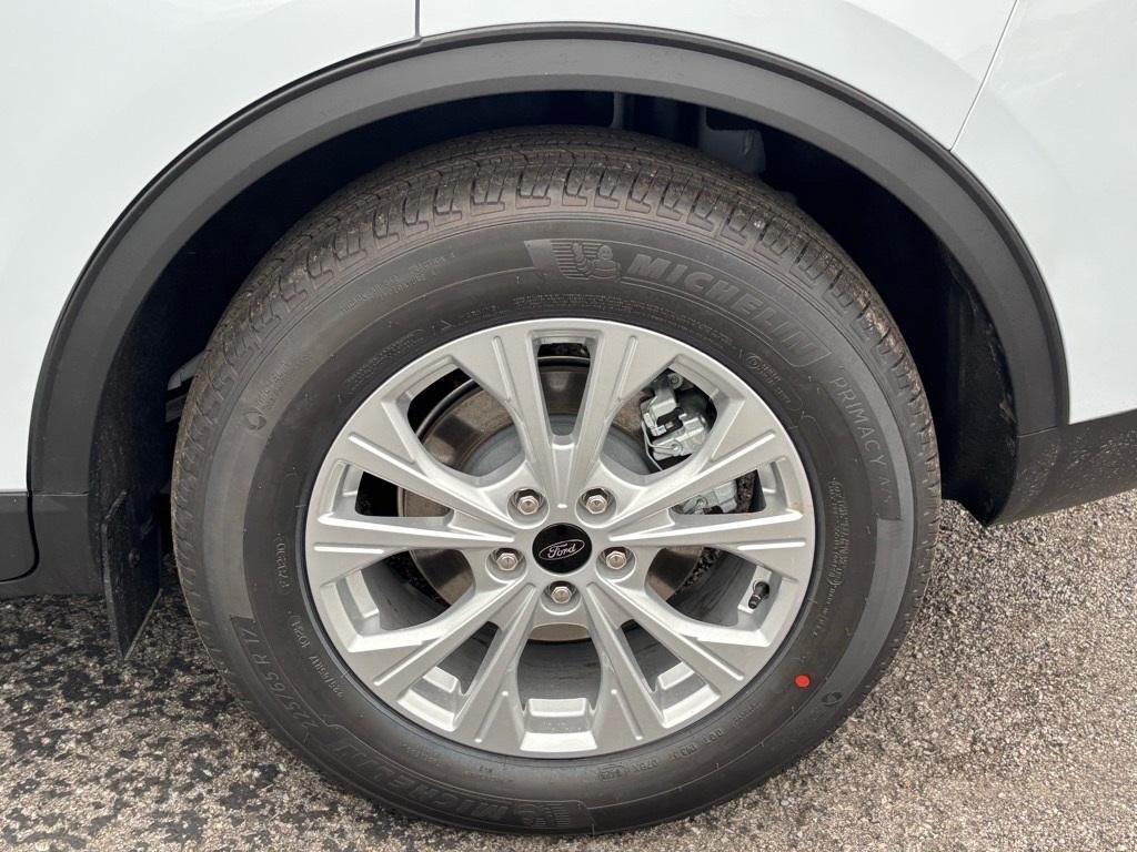 new 2025 Ford Escape car, priced at $30,326