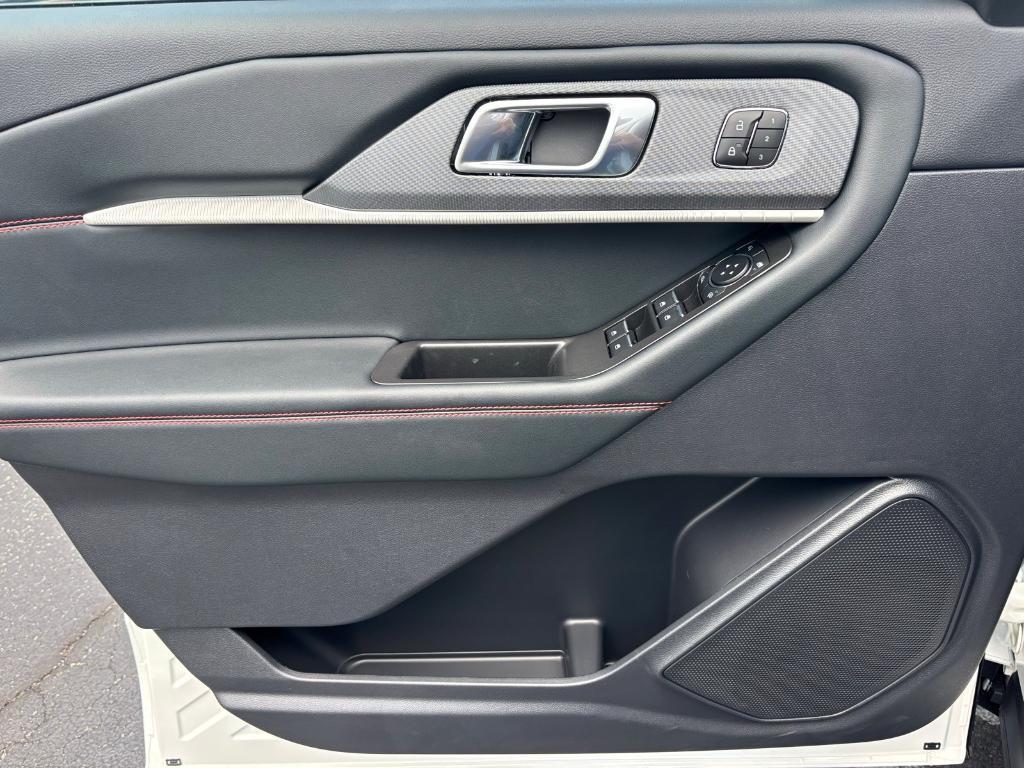 new 2025 Ford Explorer car, priced at $48,560