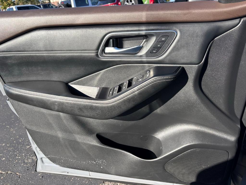 used 2021 Nissan Rogue car, priced at $23,091