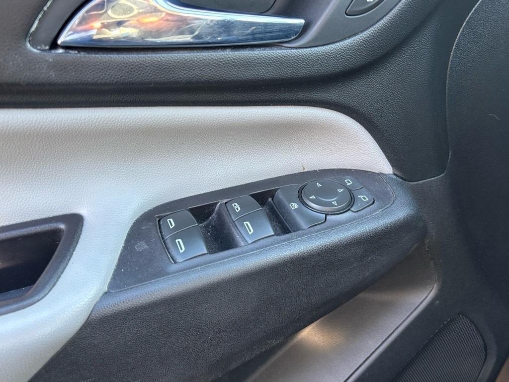 used 2021 Chevrolet Equinox car, priced at $15,216