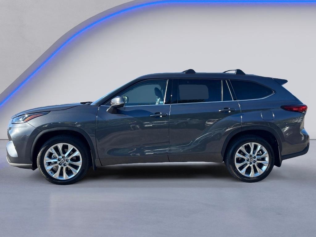 used 2020 Toyota Highlander car, priced at $32,747