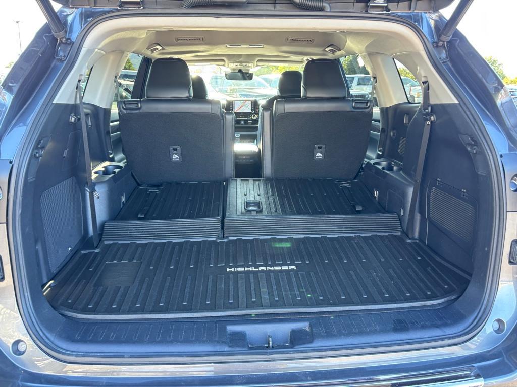 used 2020 Toyota Highlander car, priced at $32,747