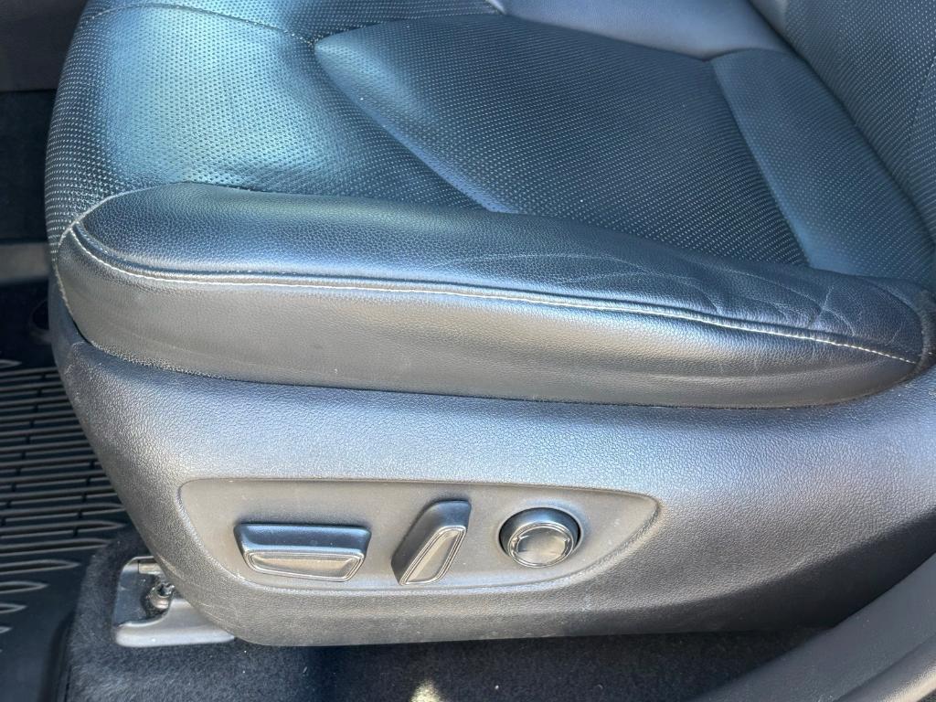 used 2020 Toyota Highlander car, priced at $32,747