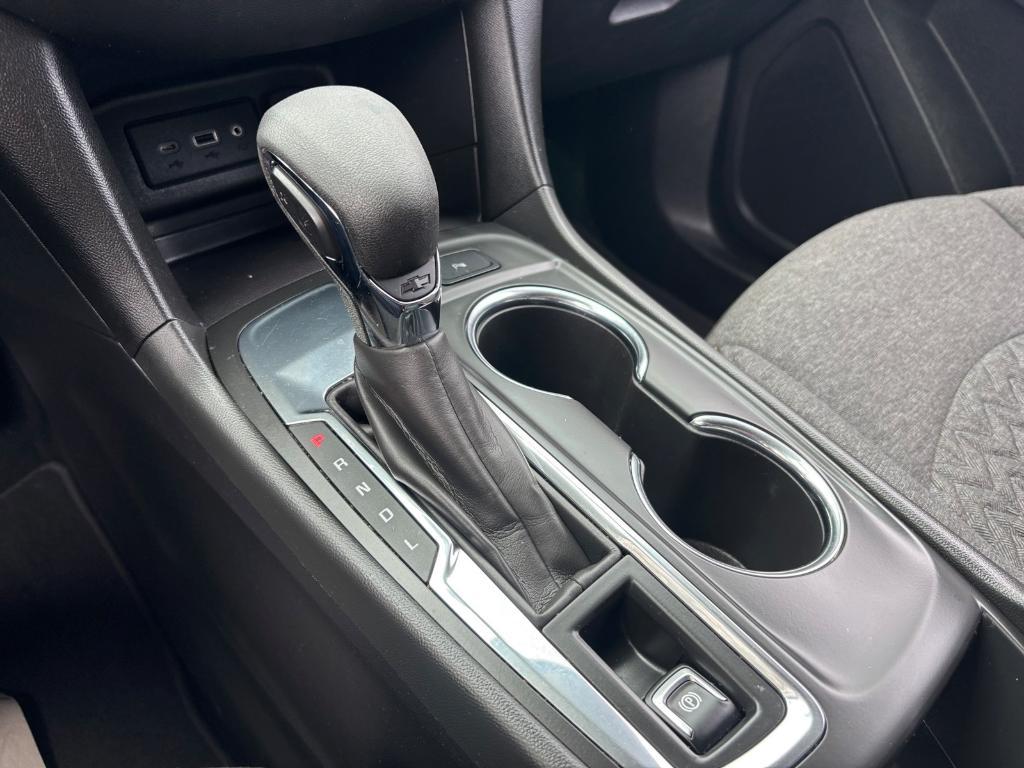 used 2023 Chevrolet Equinox car, priced at $19,247
