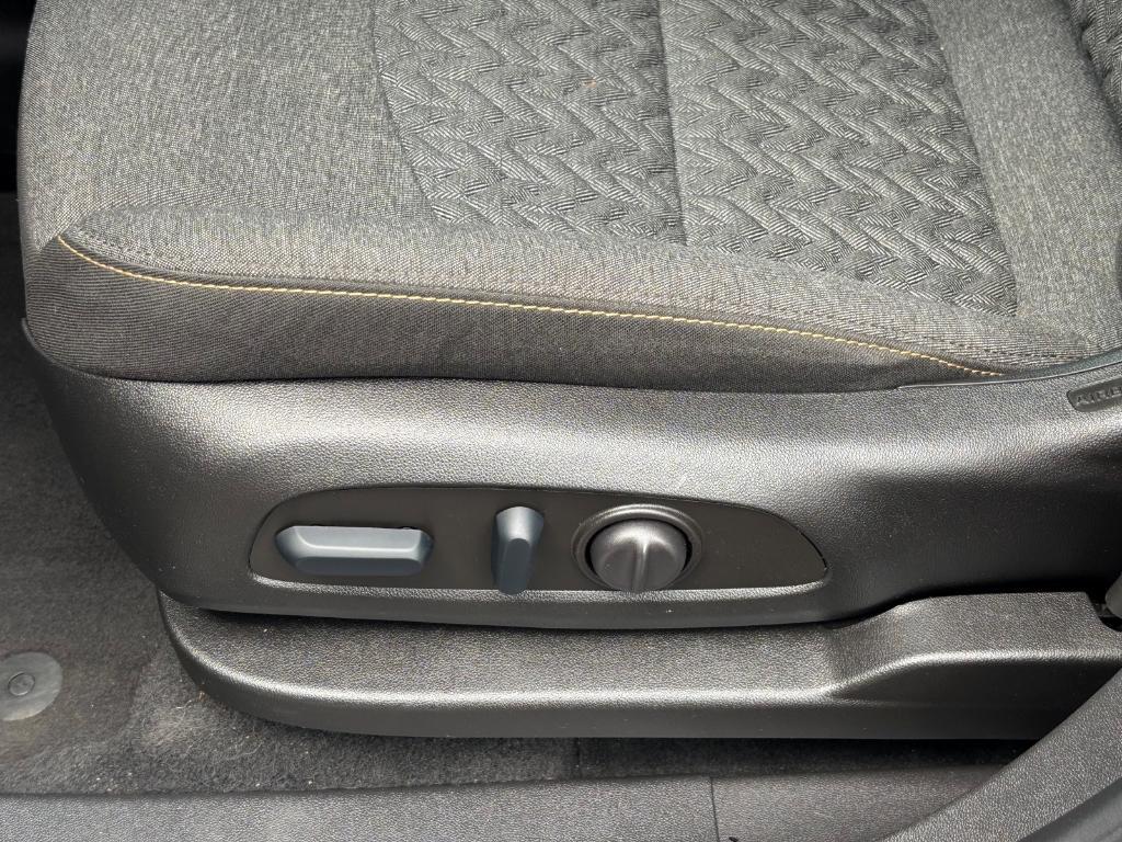 used 2023 Chevrolet Equinox car, priced at $19,247