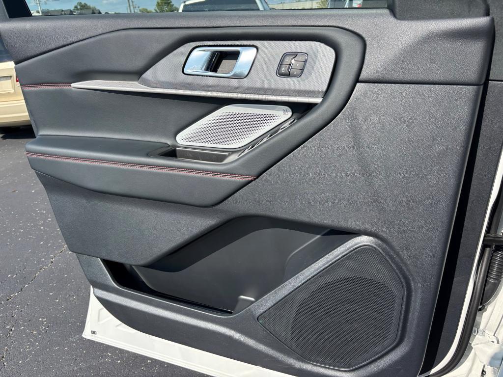 new 2025 Ford Explorer car, priced at $58,887