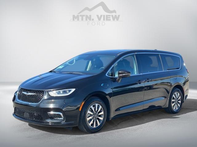 used 2022 Chrysler Pacifica Hybrid car, priced at $22,946