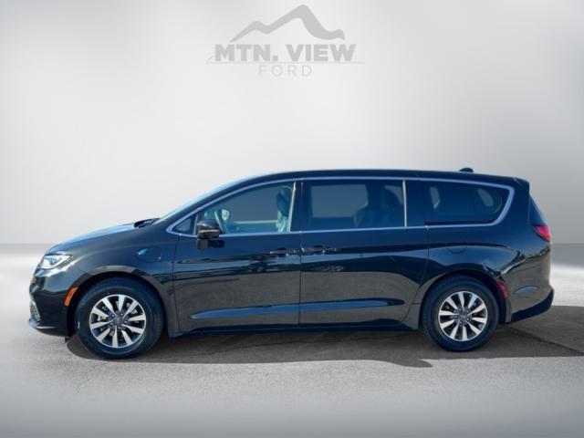 used 2022 Chrysler Pacifica Hybrid car, priced at $22,946