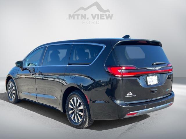 used 2022 Chrysler Pacifica Hybrid car, priced at $22,946