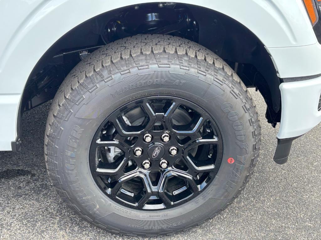 new 2025 Ford F-150 car, priced at $61,589
