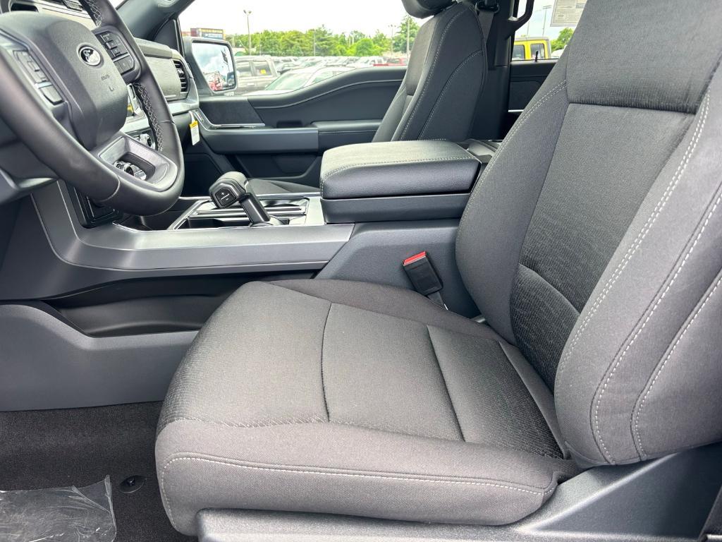 new 2025 Ford F-150 car, priced at $61,589