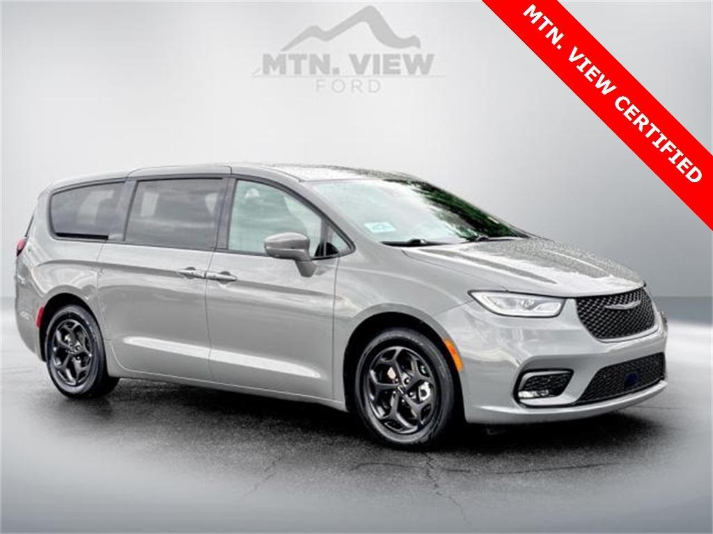 used 2022 Chrysler Pacifica Hybrid car, priced at $20,200