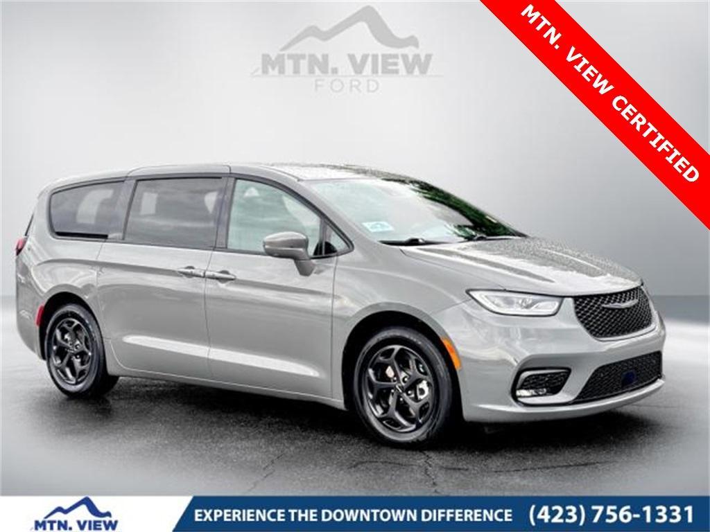 used 2022 Chrysler Pacifica Hybrid car, priced at $20,200