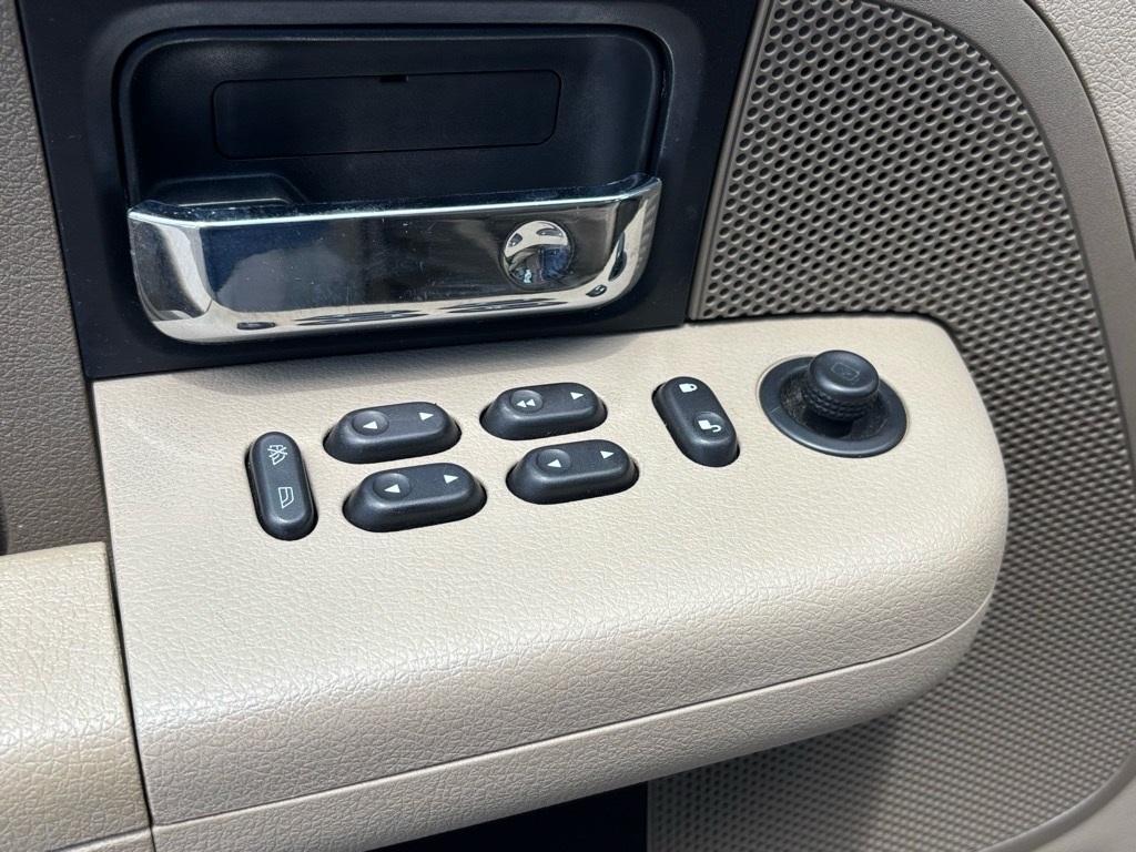 used 2006 Ford F-150 car, priced at $9,995