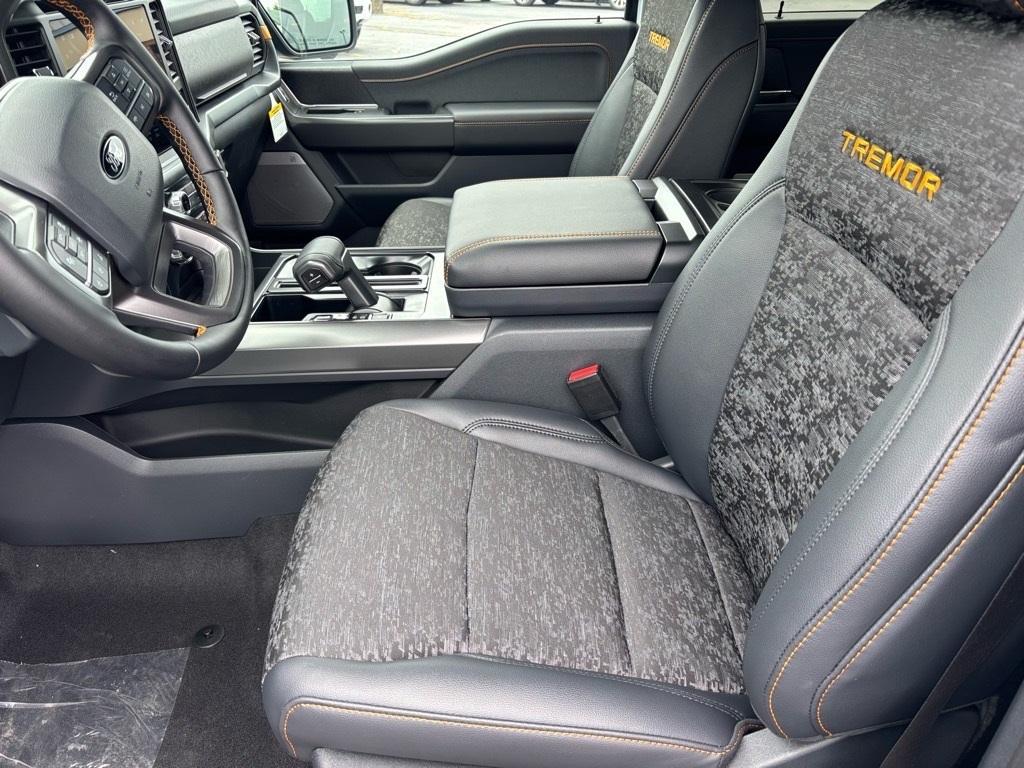 new 2025 Ford F-150 car, priced at $62,301