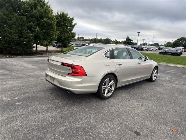used 2018 Volvo XC90 car, priced at $19,070