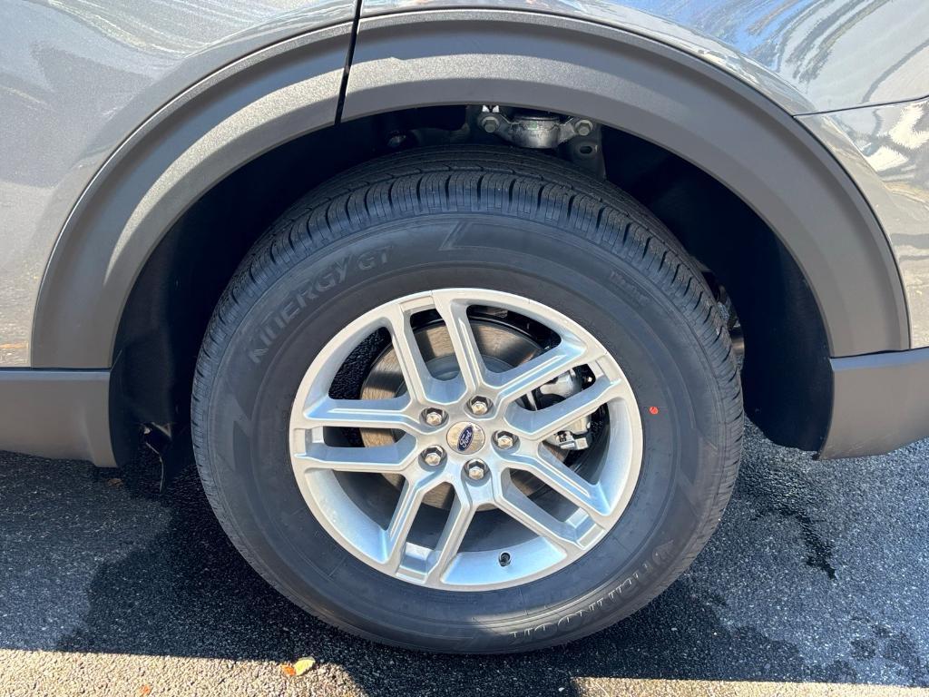new 2026 Ford Explorer car, priced at $40,160