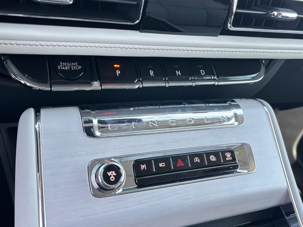 new 2025 Lincoln Aviator car, priced at $78,318