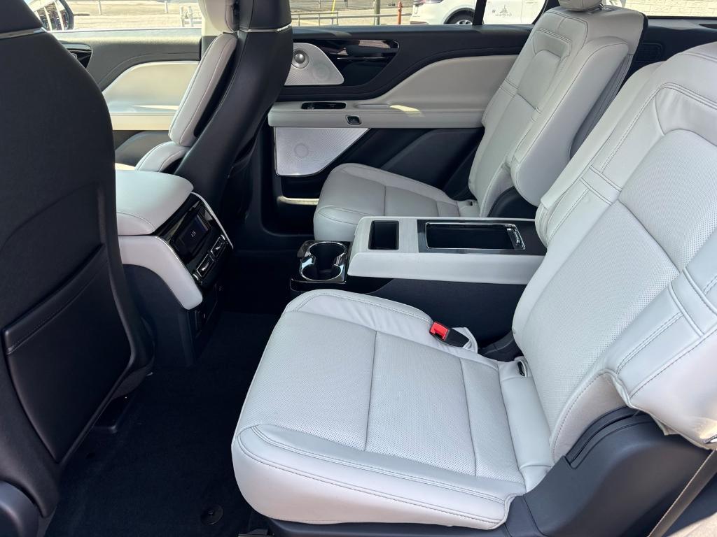 new 2025 Lincoln Aviator car, priced at $78,318