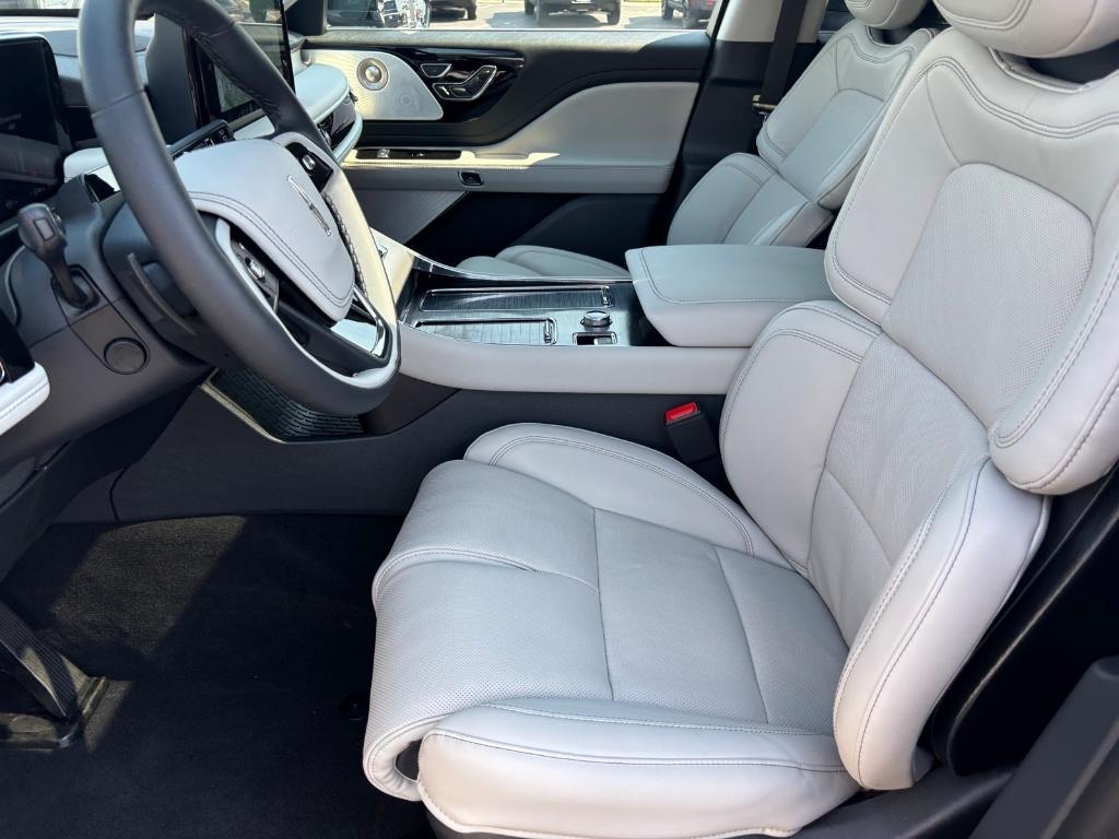 new 2025 Lincoln Aviator car, priced at $78,318