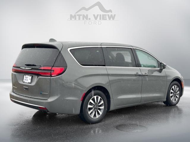 used 2022 Chrysler Pacifica Hybrid car, priced at $21,185